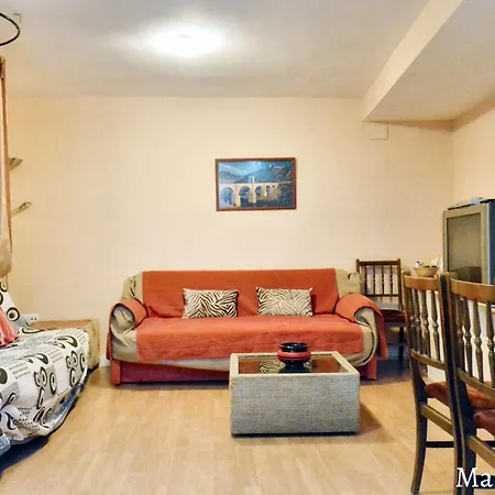 아파트 Comfortable In 55 M² Welcoming Terrace Caces